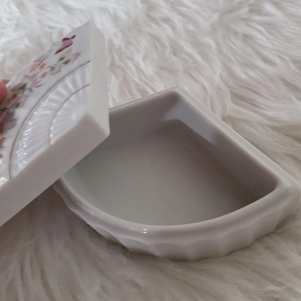 Vintage Jewlery Box/ Storage Avon